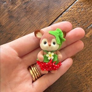 Calico Critters very berry babies Aster brand new